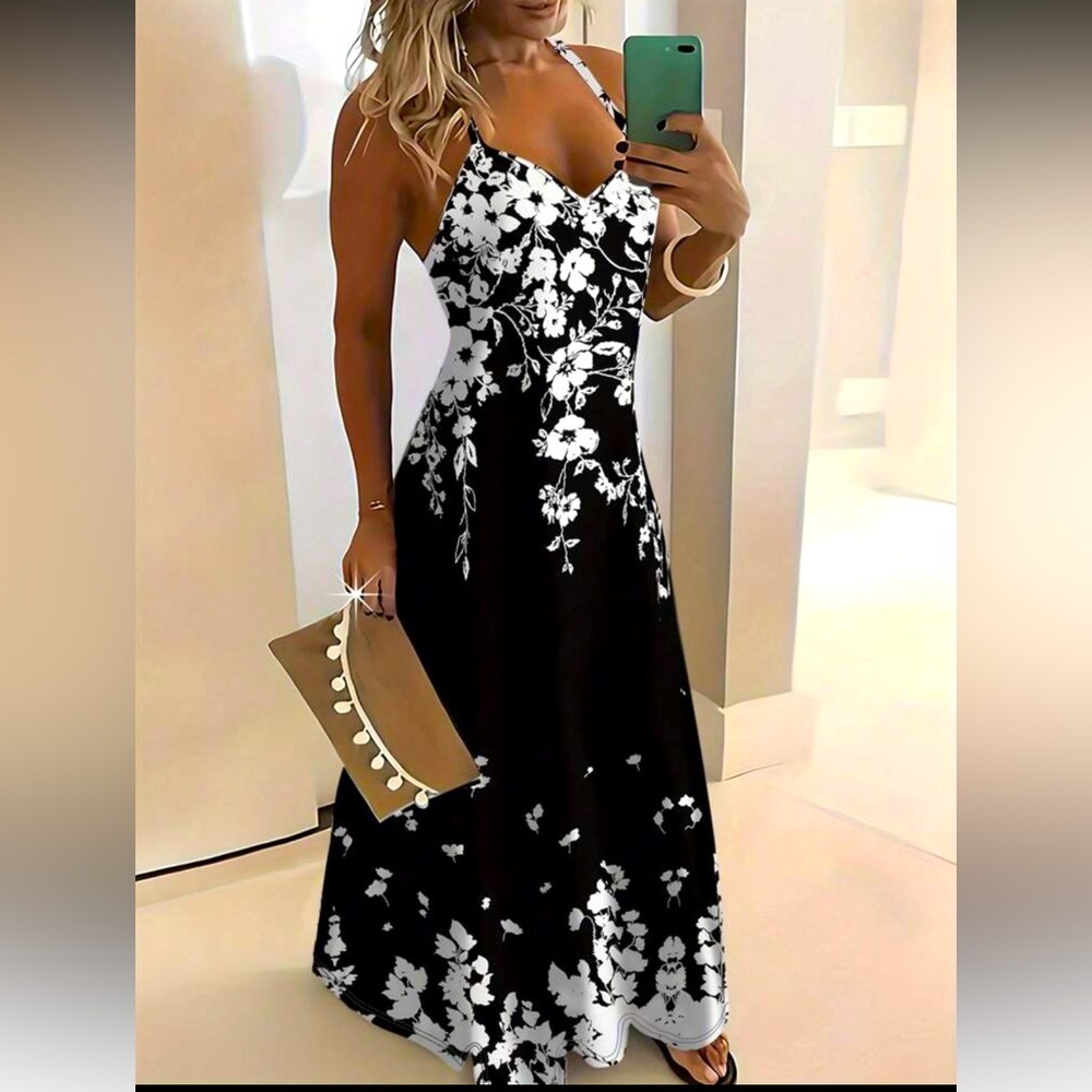 Boho Black and White Floral Maxi Dress NEW 🏷️